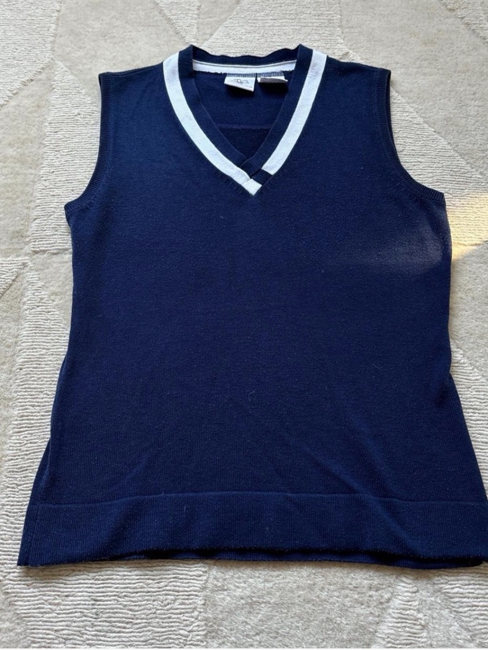 Maggie Lane Navy V-Neck Sleeveless Knit Sweater with White Trim Size Small